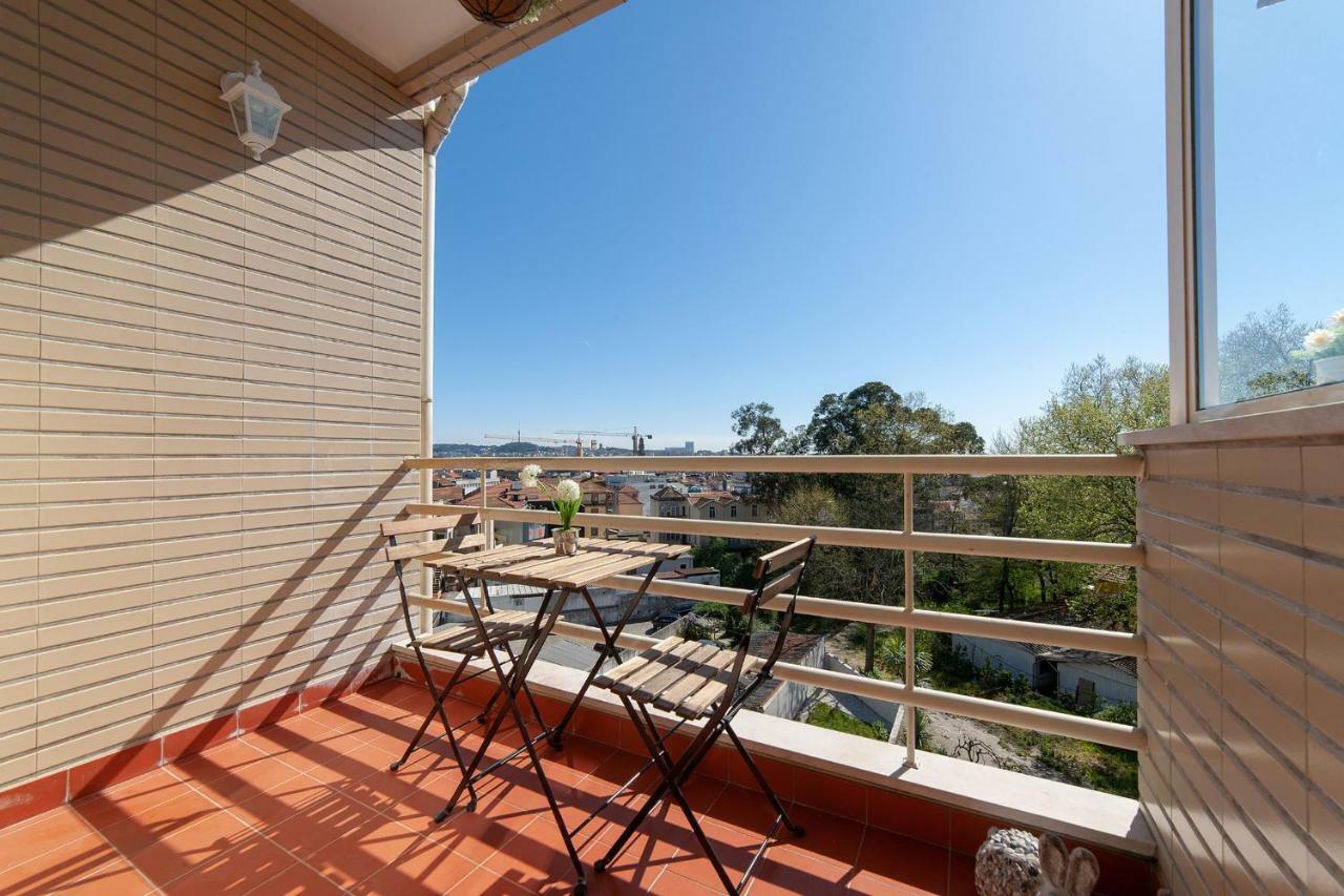 Sunny View To The Tower Appartement Porto Buitenkant foto