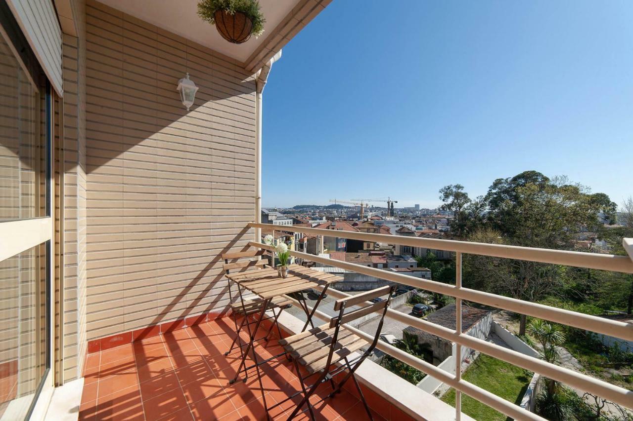Sunny View To The Tower Appartement Porto Buitenkant foto